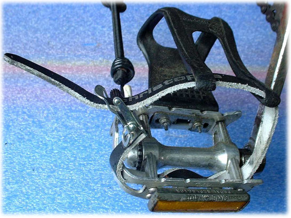 Properly threaded toe strap