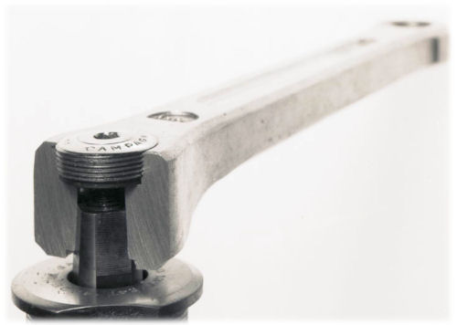 Cross-section showing dustcap