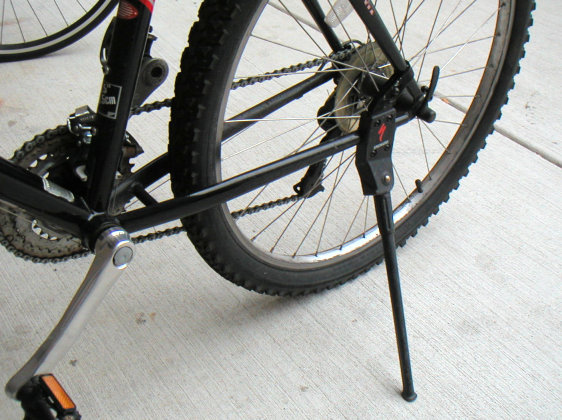 Rear kickstand